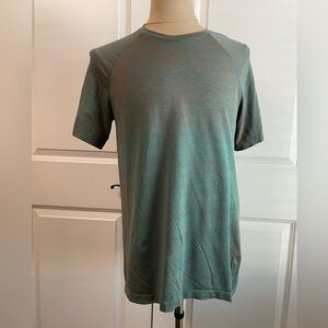 Lululemon Men’s Metal Vent Tech Short Sleeve (Green/Orange) size medium
